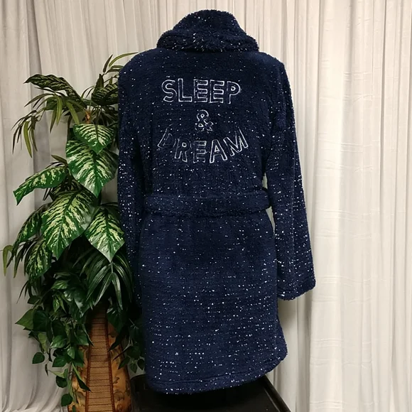 Jenni Robe (M) - Picture 3 of 7